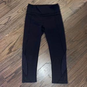 black lululemon capri leggings never worn size 4